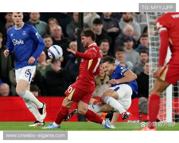 英超裁判尺度争议：达洛特逃红牌引曼城不满